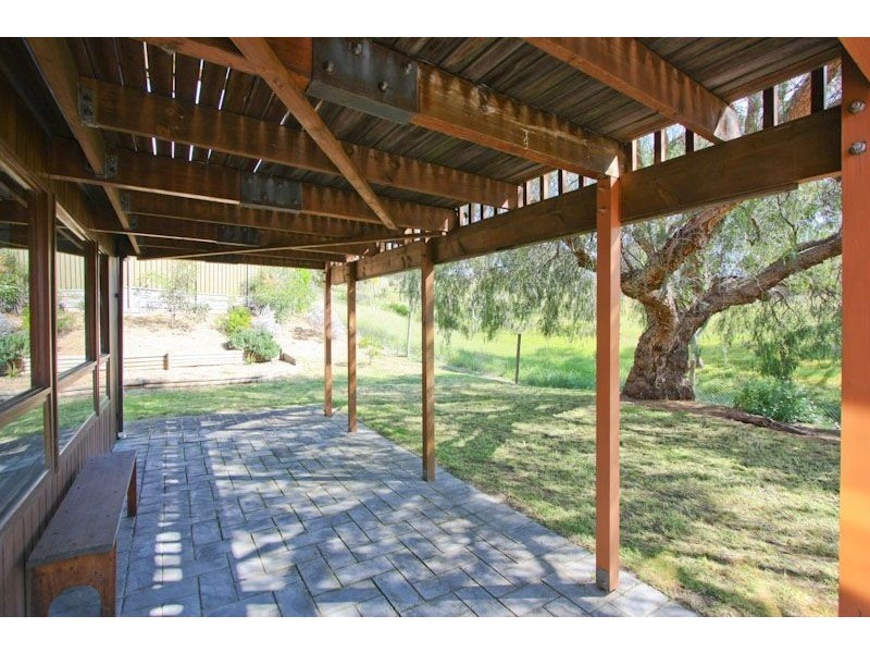 9 Barossa Crescent, Hallett Cove SA 5158