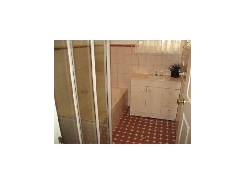 15 Kinross Avenue, Lower Mitcham SA 5062