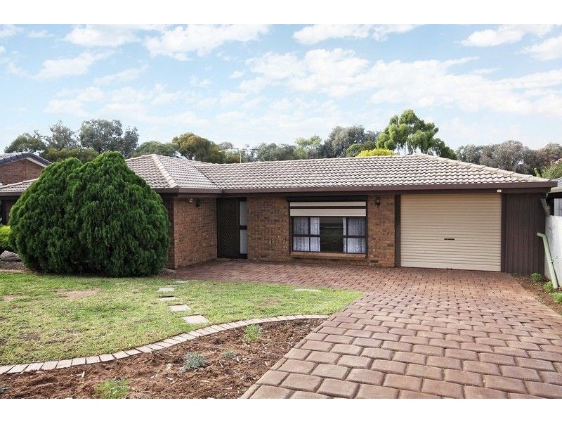 12 Lyndon Road, Paralowie SA 5108