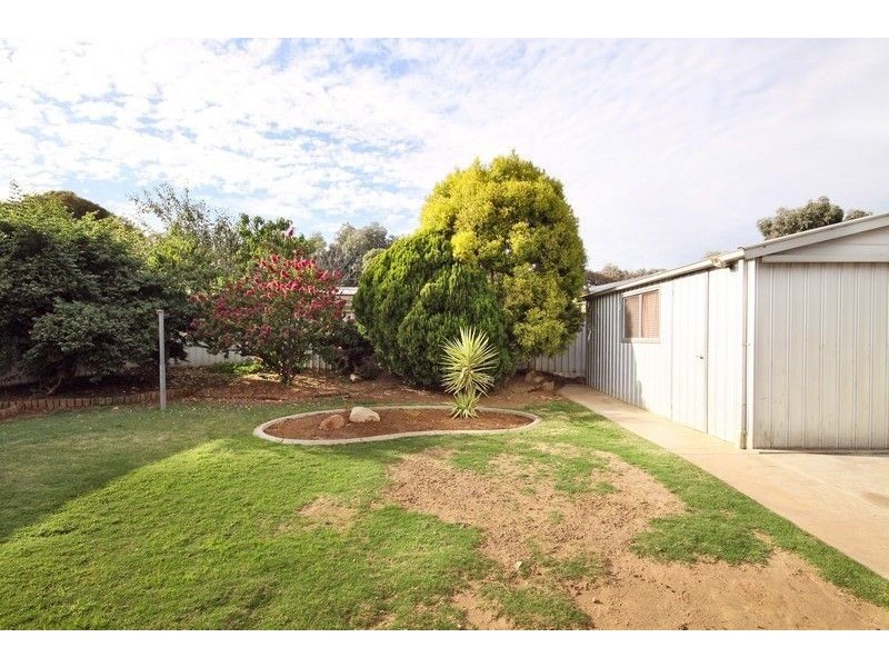 12 Lyndon Road, Paralowie SA 5108
