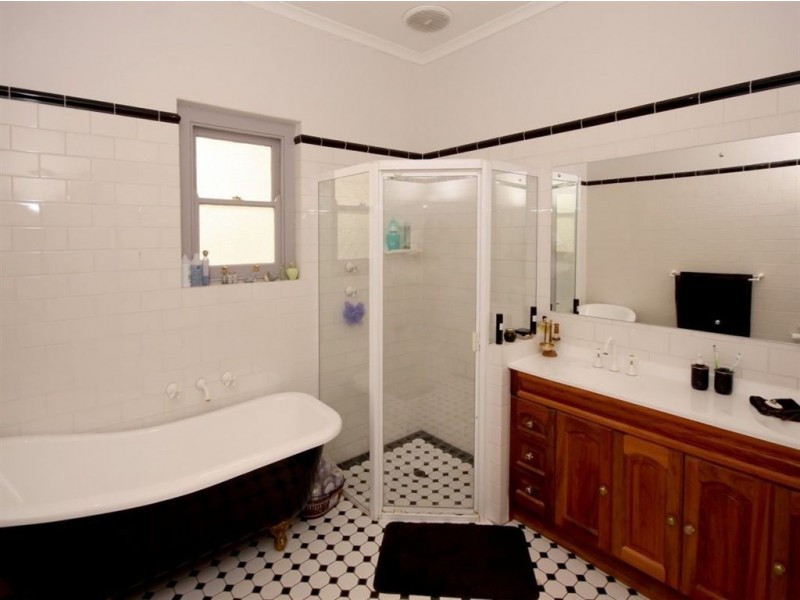 128 Caulfield Avenue, Clarence Gardens SA 5039