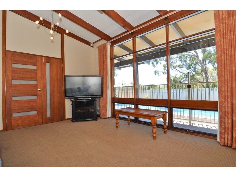 10 Hillsdale Avenue, Coromandel Valley SA 5051