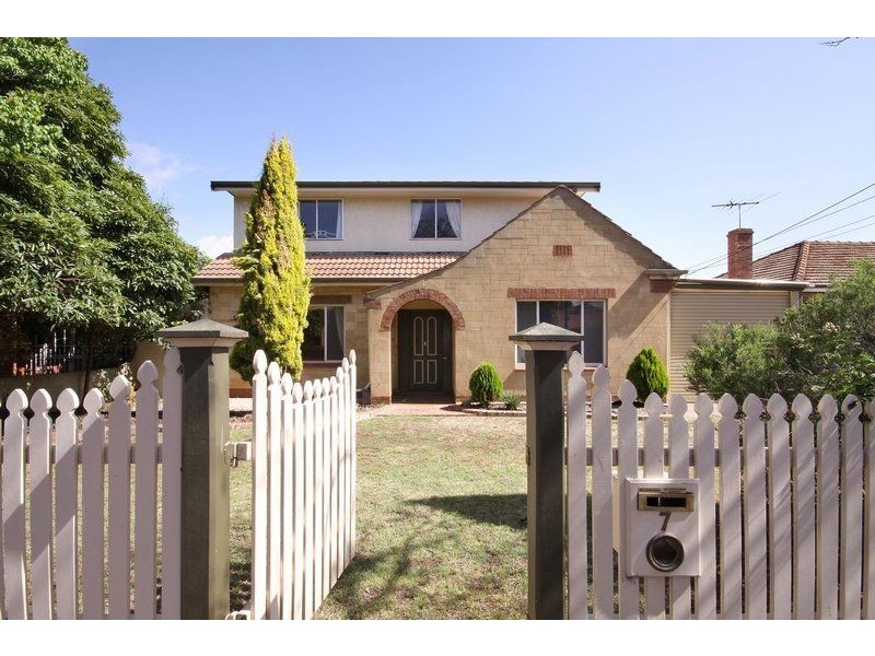 7 Chamberlain Avenue, Clarence Gardens SA 5039