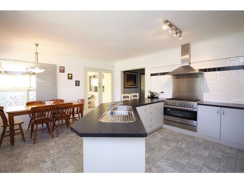 7 Chamberlain Avenue, Clarence Gardens SA 5039