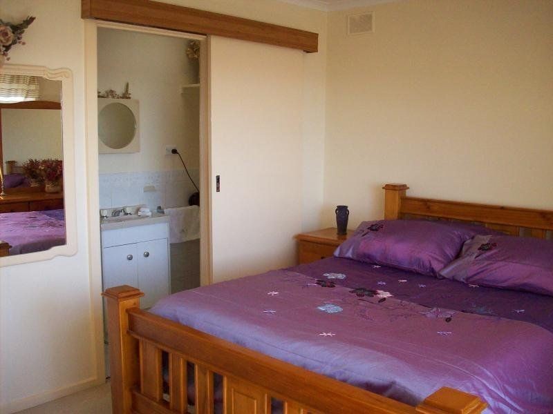 10 Mayflower Crescent, Hallett Cove SA 5158