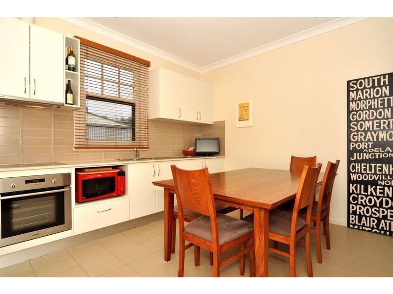 9 Dunrobin Street, Black Forest SA 5035