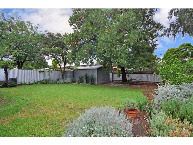 9 Dunrobin Street, Black Forest SA 5035