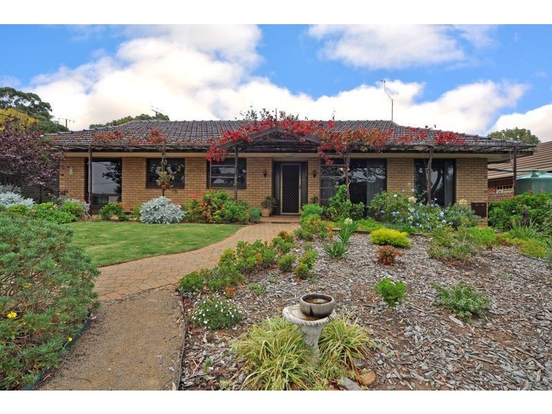 6 Kinnane Crescent, Pasadena SA 5042