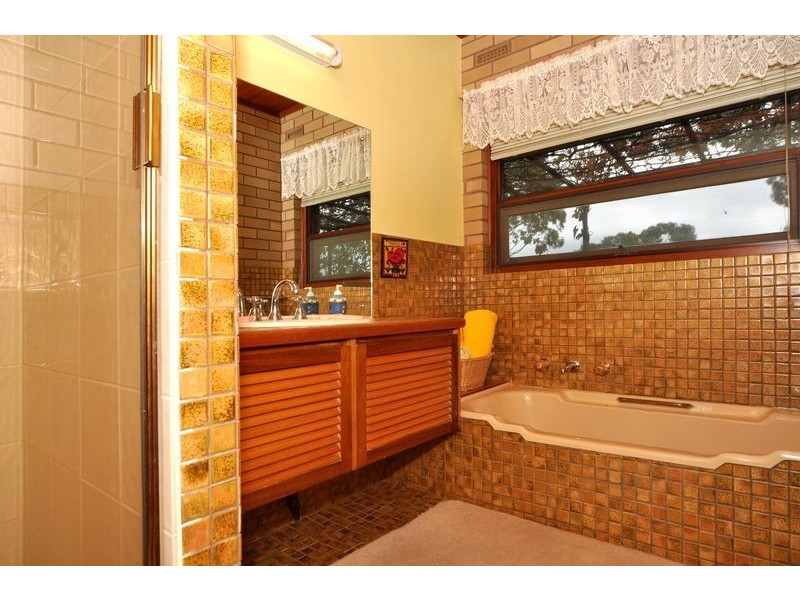 6 Kinnane Crescent, Pasadena SA 5042