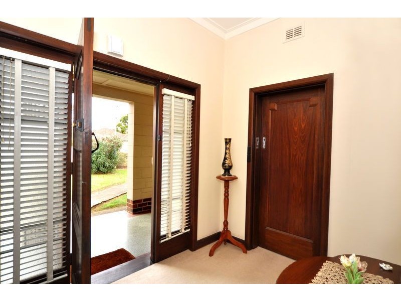 24 Edward St, Cumberland Park SA 5041