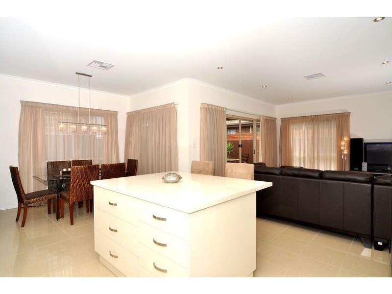 17A Lincoln Avenue, Black Forest SA 5035