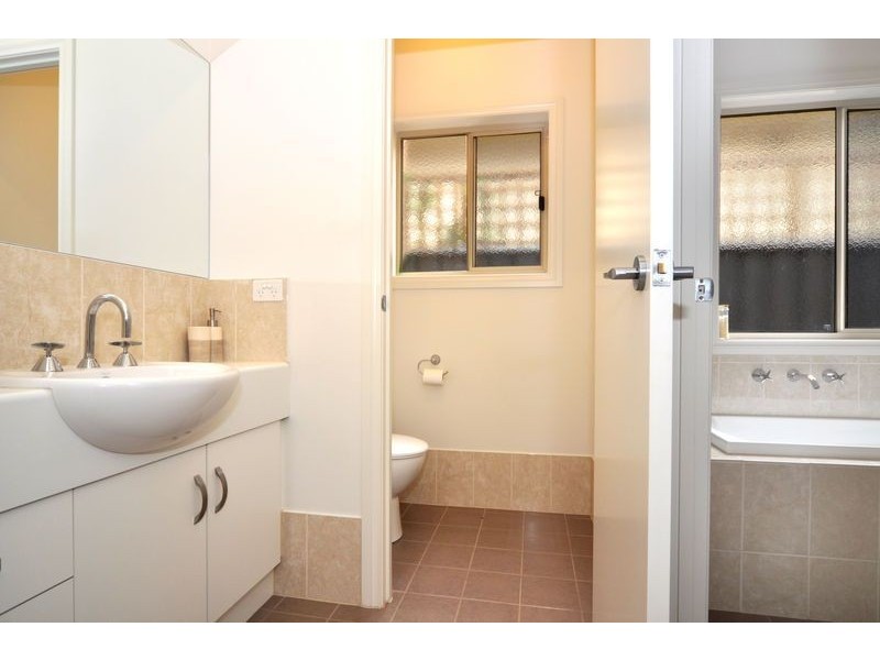 17A Lincoln Avenue, Black Forest SA 5035