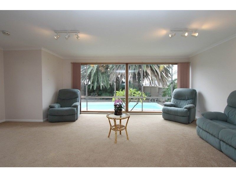 9 Albany Avenue, Port Noarlunga South SA 5167