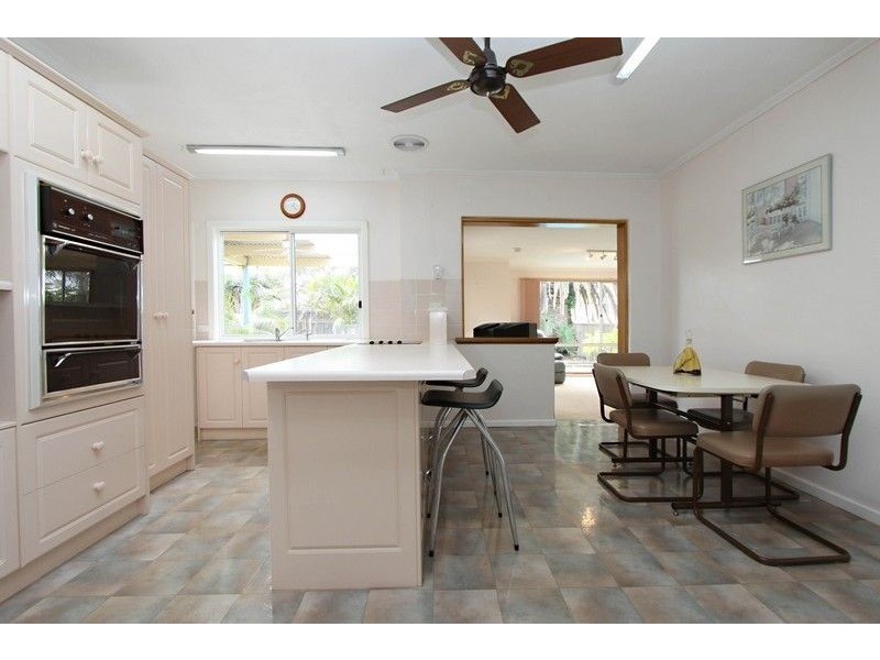 9 Albany Avenue, Port Noarlunga South SA 5167