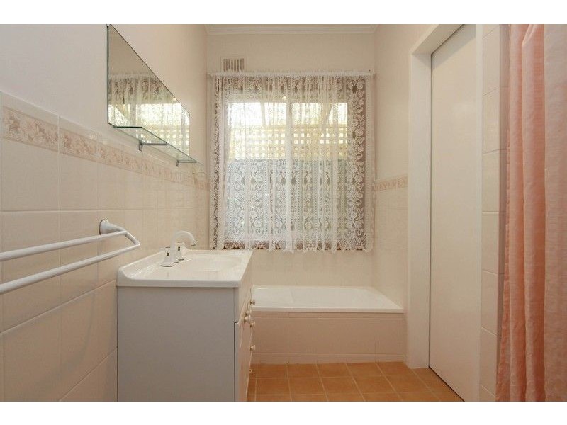 9 Albany Avenue, Port Noarlunga South SA 5167