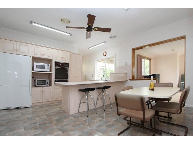 9 Albany Avenue, Port Noarlunga South SA 5167