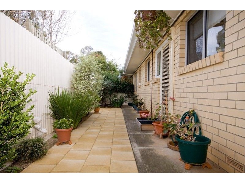 2/20 Hartland Avenue, Black Forest SA 5035