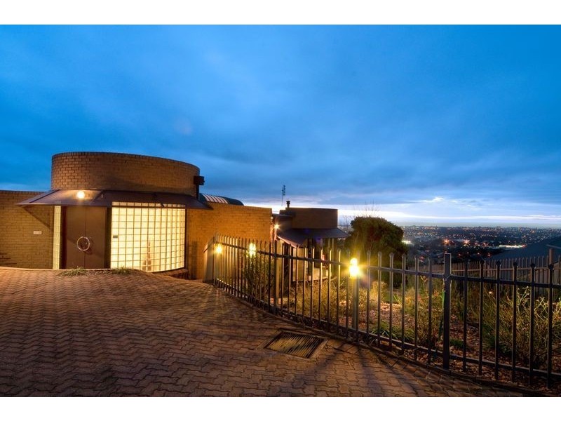 16 Riviera Court, Pasadena SA 5042