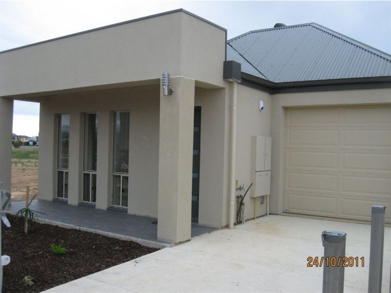 27 Victoria Parade, Mawson Lakes SA 5095