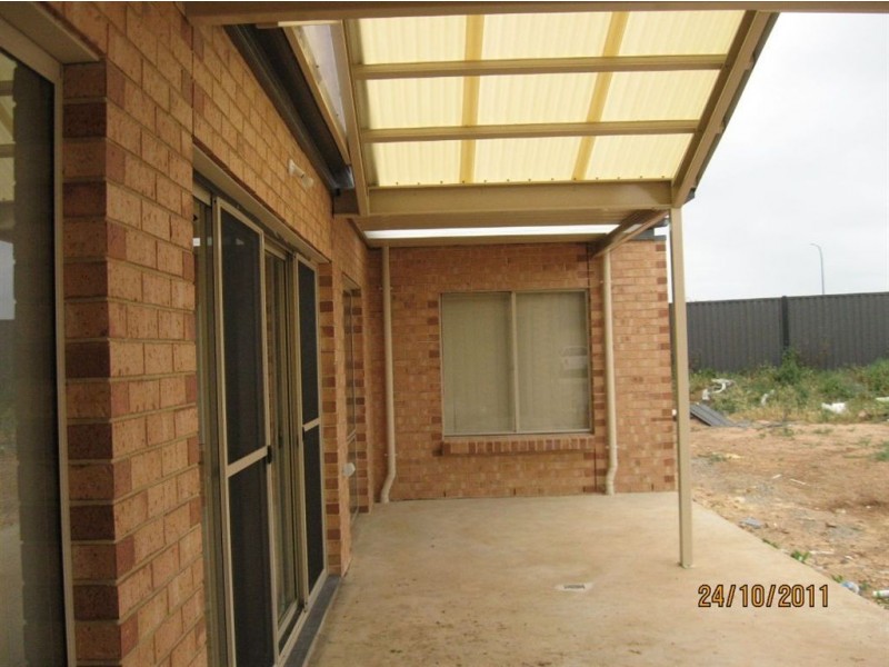 27 Victoria Parade, Mawson Lakes SA 5095