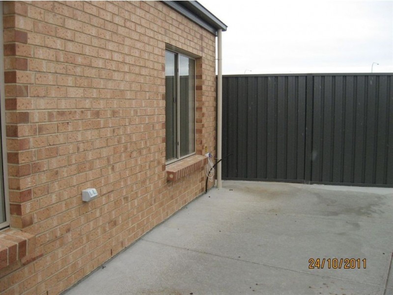 27 Victoria Parade, Mawson Lakes SA 5095