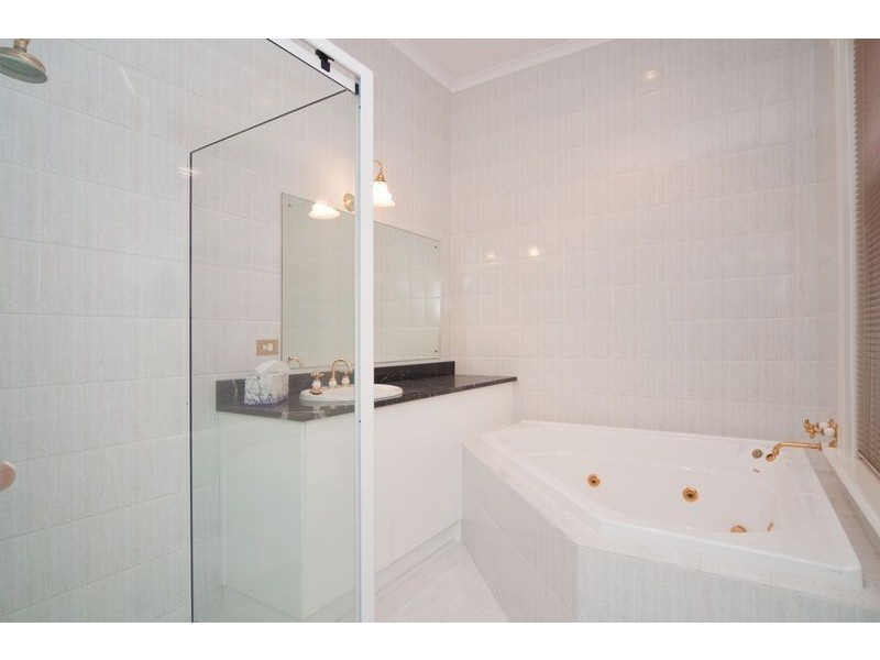 38 Albert Street, Clarence Gardens SA 5039