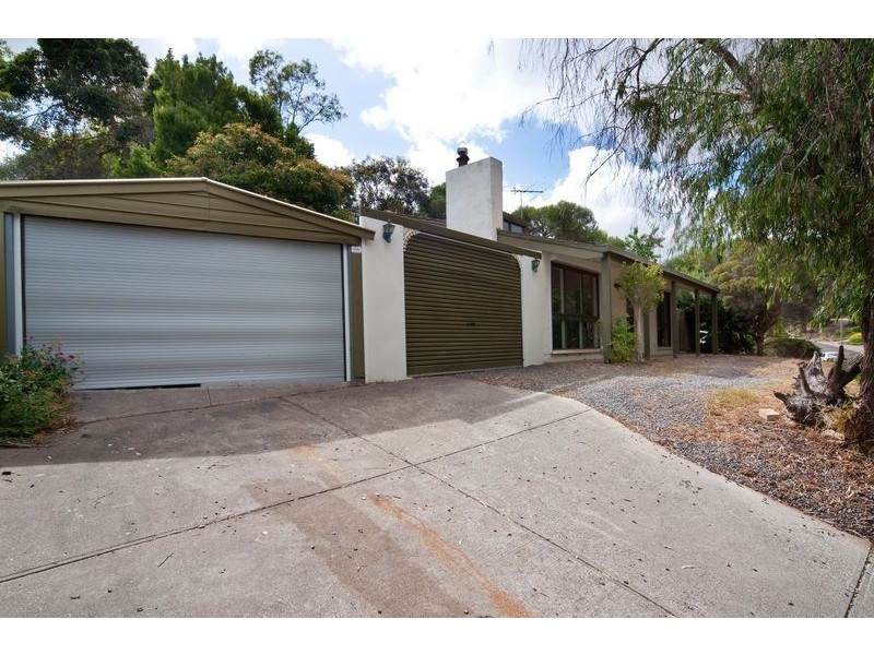 9 Alpine Rd, Happy Valley SA 5159