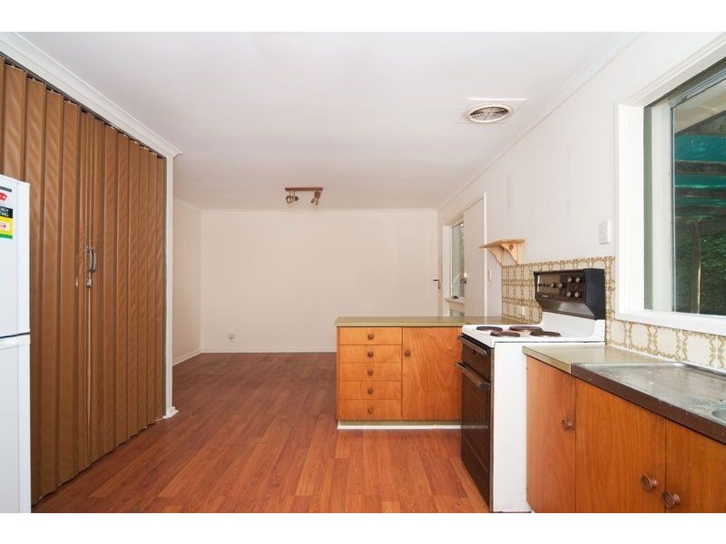 9 Alpine Rd, Happy Valley SA 5159