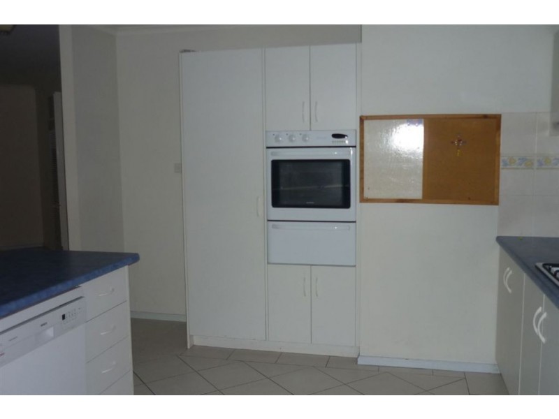 2 Kensington Street, Clovelly Park SA 5042