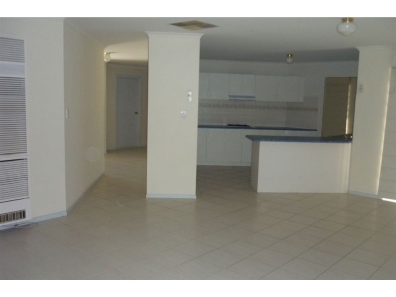 2 Kensington Street, Clovelly Park SA 5042