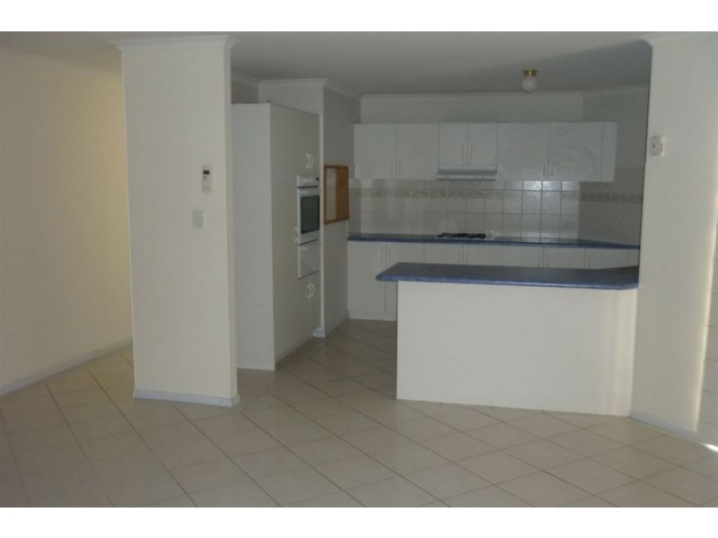 2 Kensington Street, Clovelly Park SA 5042