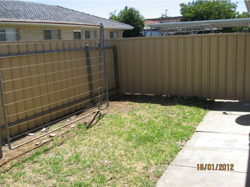 2/1 Newton Ave, Clovelly Park SA 5042