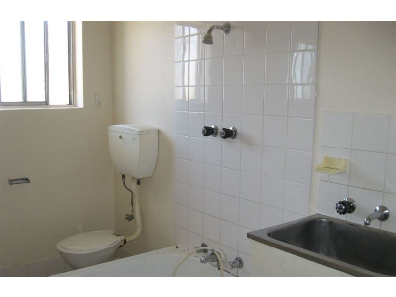 2/1 Newton Ave, Clovelly Park SA 5042