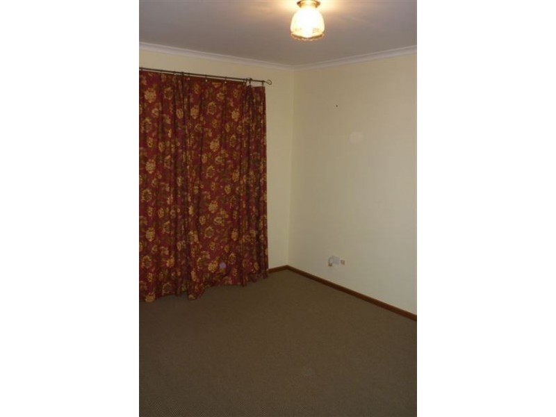 10 Sandison Ave, Park Holme SA 5043