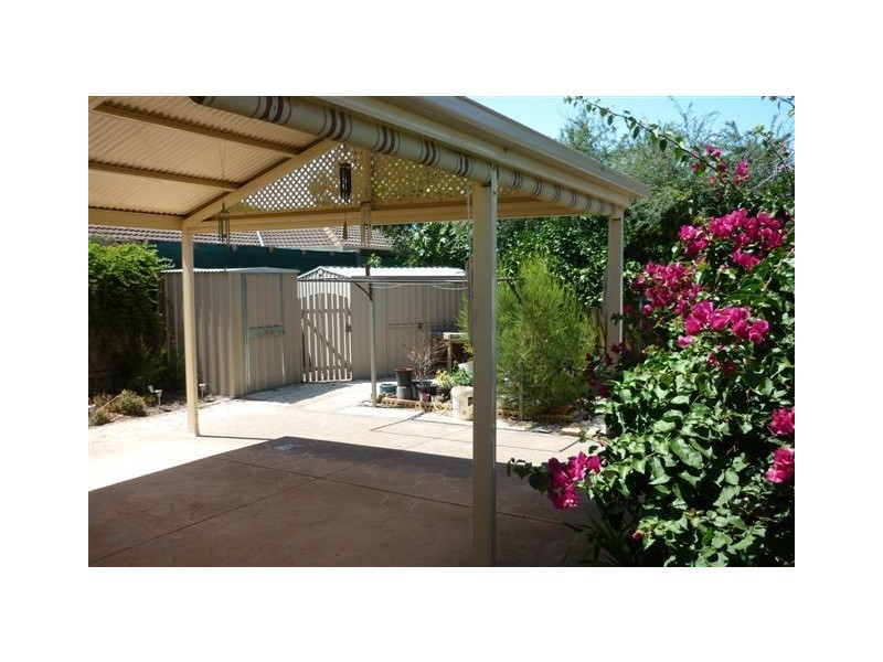 10 Sandison Ave, Park Holme SA 5043