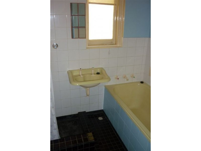 3 Crozier Ave, Oaklands Park SA 5046