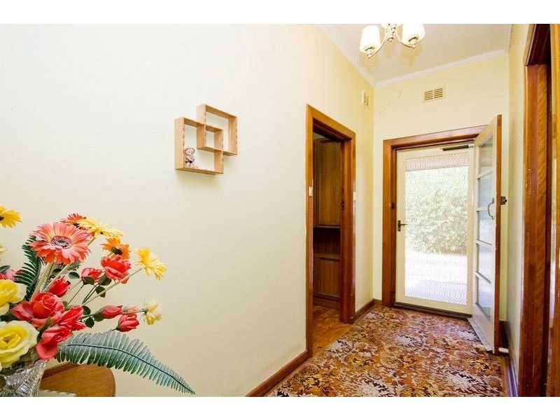 5 North Parade, Kingswood SA 5062