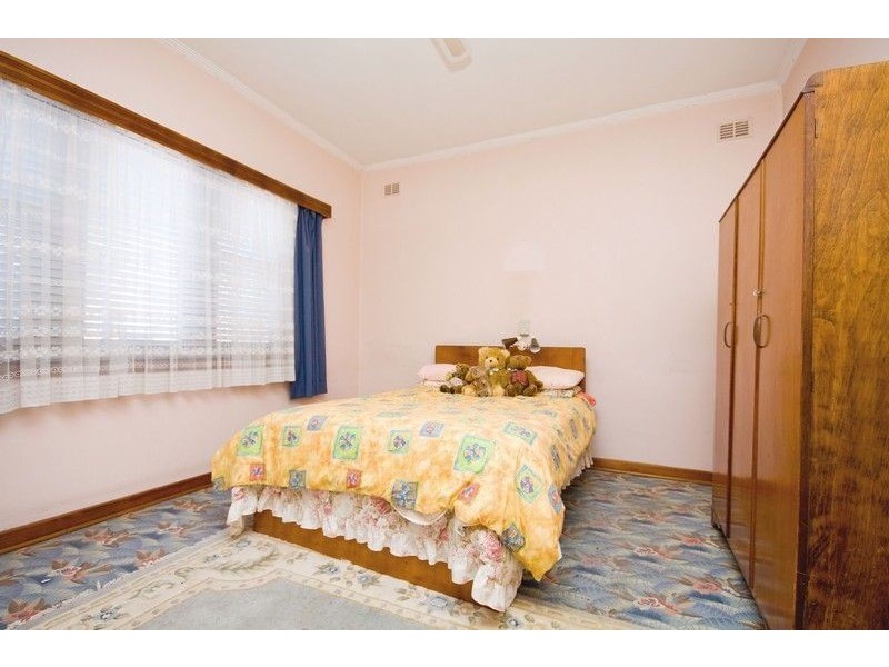 5 North Parade, Kingswood SA 5062