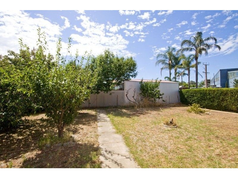 5 North Parade, Kingswood SA 5062