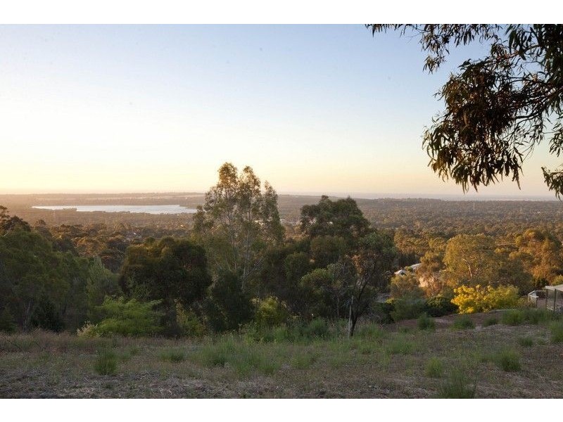 8 Kevin Court, Happy Valley SA 5159