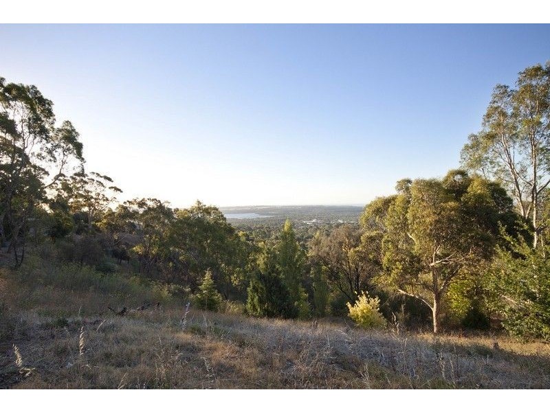 8 Kevin Court, Happy Valley SA 5159