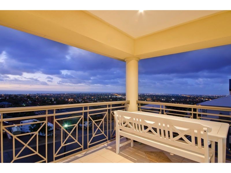 9 Harrier Court, Darlington SA 5047