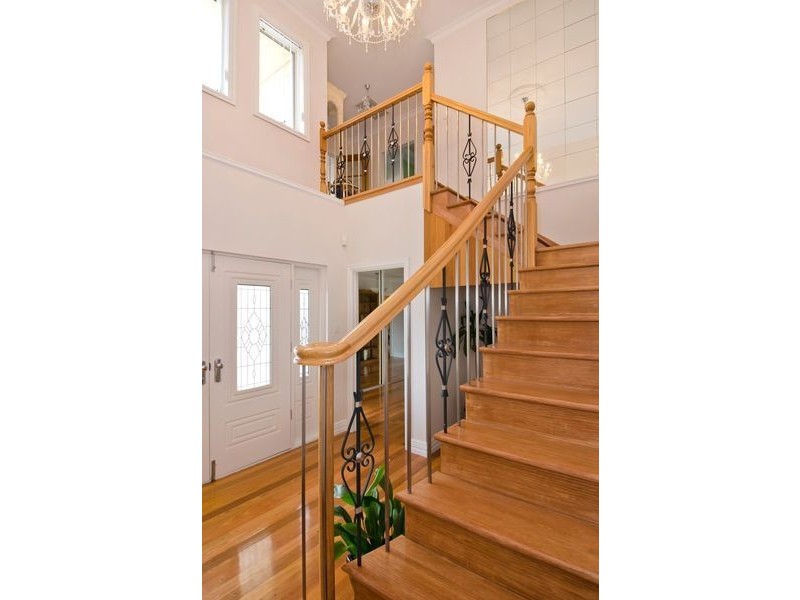 9 Harrier Court, Darlington SA 5047