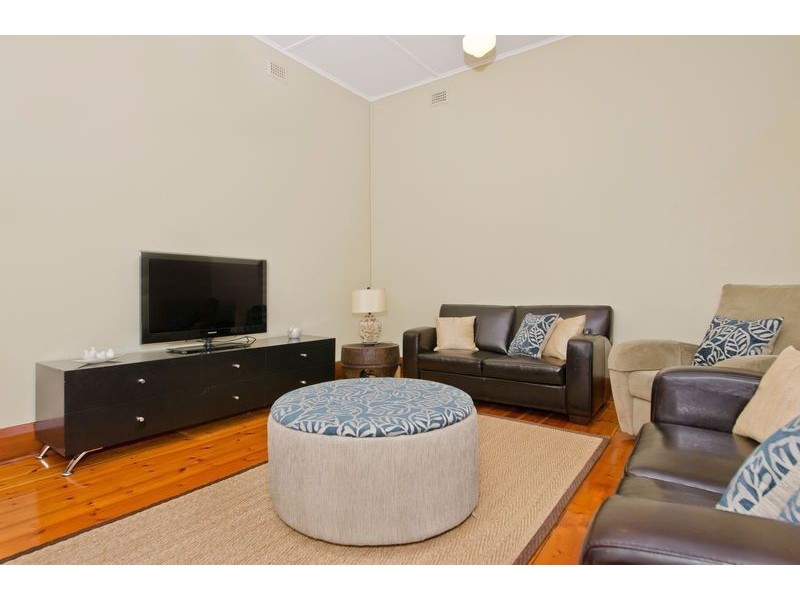 59 Avenue Road, Cumberland Park SA 5041