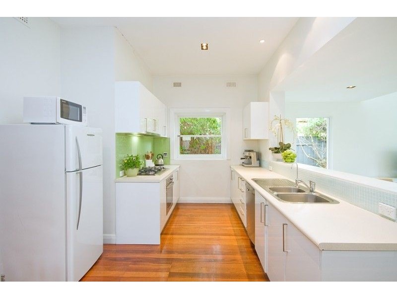 5 Price Avenue, Lower Mitcham SA 5062