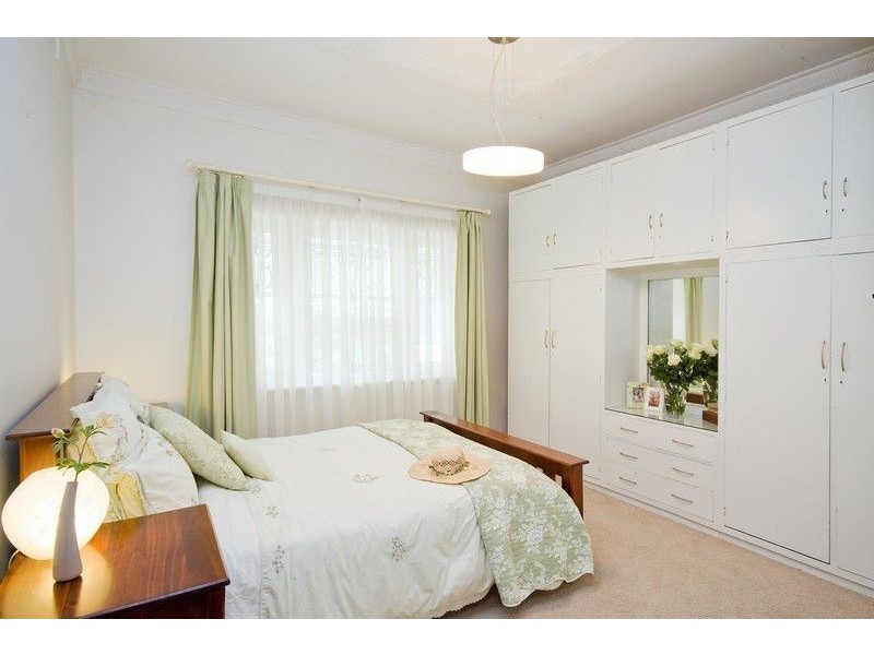 5 Price Avenue, Lower Mitcham SA 5062