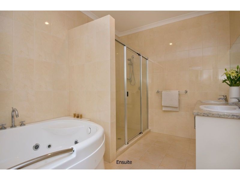 7 Hillview Road, Kingswood SA 5062
