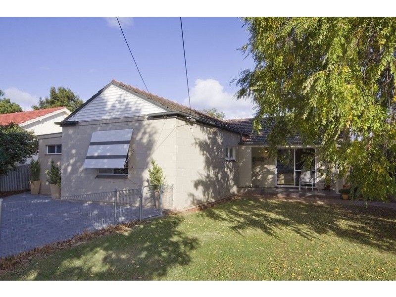 12 Neville Avenue, Clarence Gardens SA 5039
