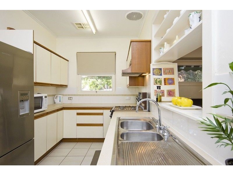 12 Neville Avenue, Clarence Gardens SA 5039