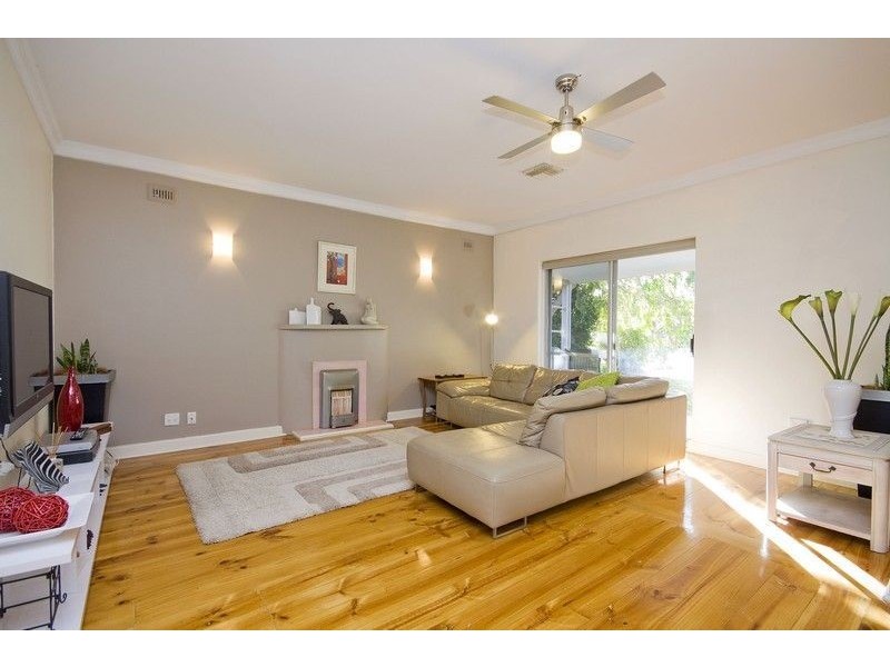 12 Neville Avenue, Clarence Gardens SA 5039